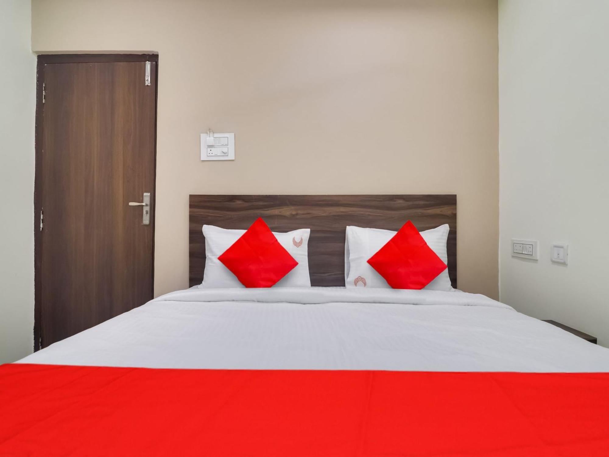 Hotel O Red Stone Hotels Hyderabad Eksteriør bilde
